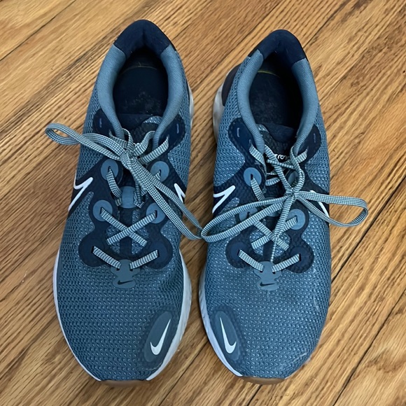 Nike Renew sneakers - Picture 1 of 5